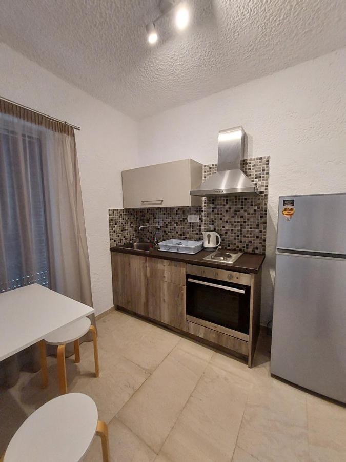 Aqua Apartments Loutra Elenis Extérieur photo