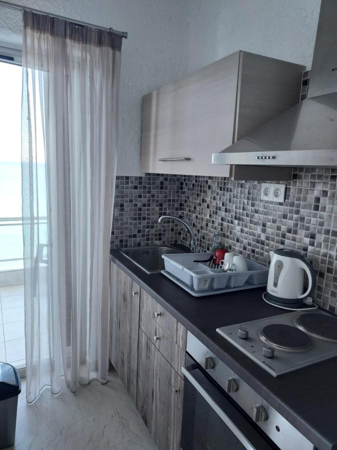 Aqua Apartments Loutra Elenis Extérieur photo