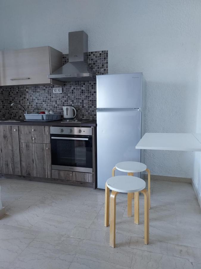 Aqua Apartments Loutra Elenis Extérieur photo
